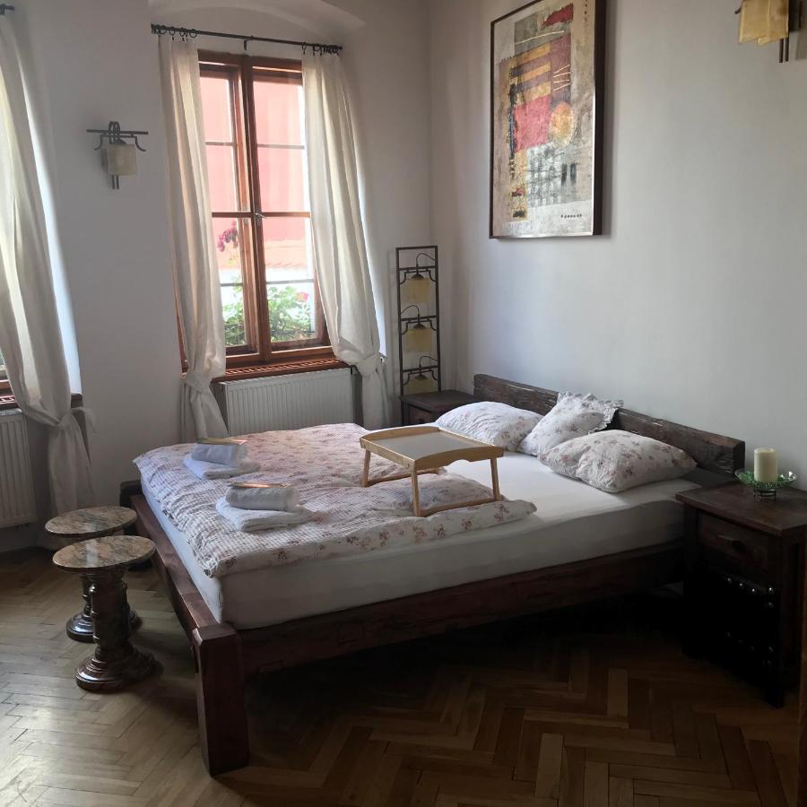 House Of Roses Apartment กุตนาฮอรา ภายนอก รูปภาพ