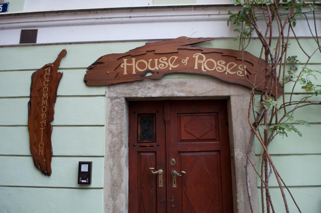 House Of Roses Apartment กุตนาฮอรา ภายนอก รูปภาพ